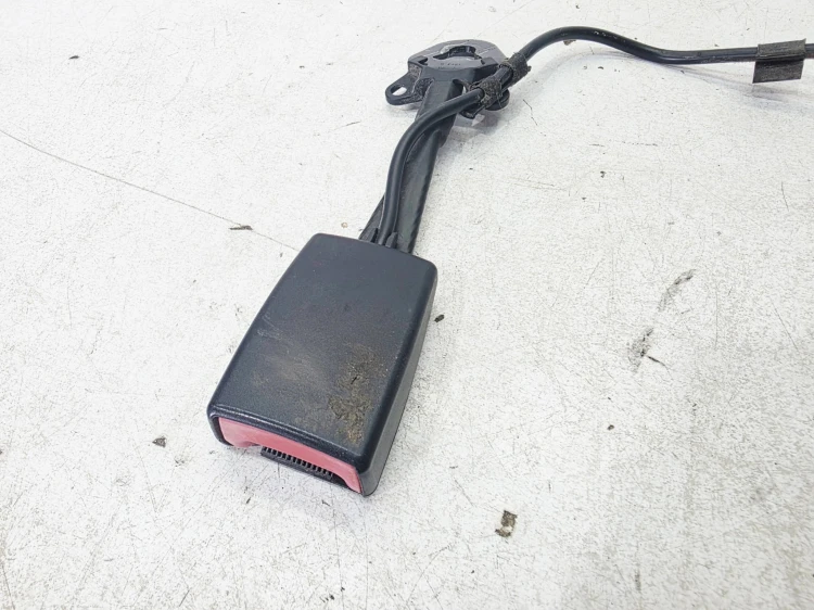 ZAPINKA PASA LEWA LUB PRAWA Z CZUJNIKIEM AUDI A4 B7 8E0857755G 1/26