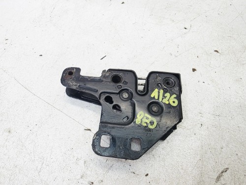 ZAMEK MASKI RYGIEL Z PASA PRZEDNIEGO AUDI A4 B7 8E0823509C 1/26