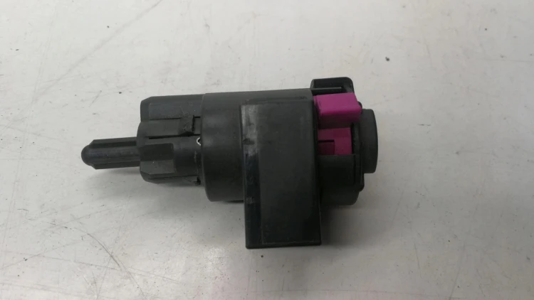 CZUJNIK ŚWIATŁA STOP AUDI A4 A5 A6 Q5 4F0945459B