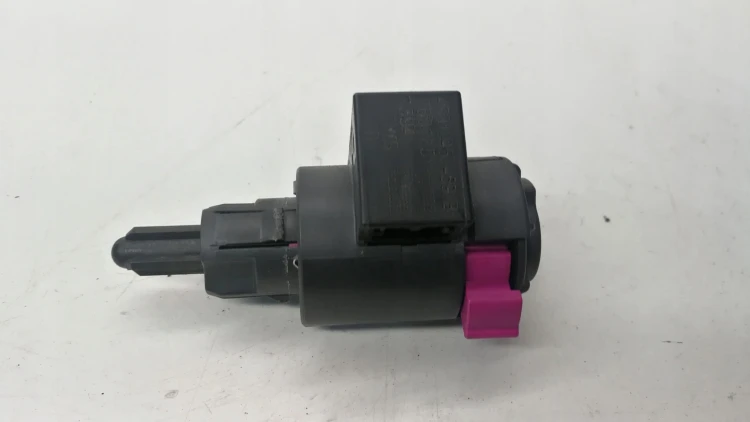 CZUJNIK ŚWIATŁA STOP AUDI A4 A5 A6 Q5 4F0945459B