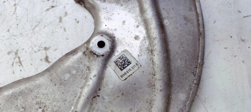 OSŁONA TARCZY LEWY PRZÓD AUDI A4 B9 A5 8W0615311E
