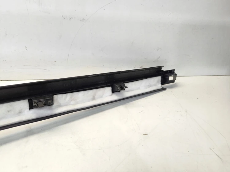 OSŁONA NAKŁADKA PROGU LEWA AUDI A6 C6 2004-2011 4F1867271B CZARNA
