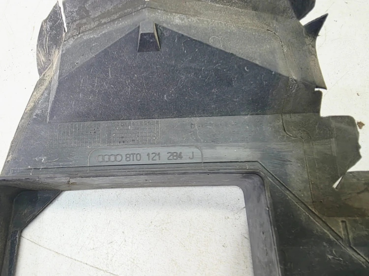 KIEROWNICA POWIETRZA PRAWA AUDI A4 B8 A5 8T 8K0121284J