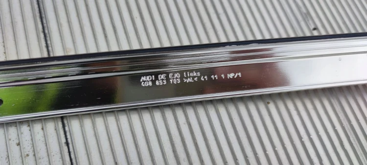 LISTWA MAT LEWA KAROSERYJNA AUDI A7 4G8853703