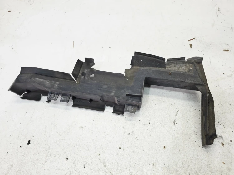 KIEROWNICA POWIETRZA PRAWA AUDI A4 B8 A5 8T 8K0121284J