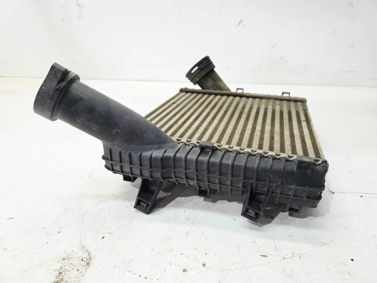 CHŁODNICA POWIETRZA INTERCOOLER LEWY AUDI Q7 4L 4.2 TDI 8ML376729561