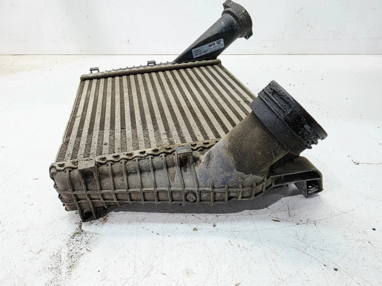 CHŁODNICA POWIETRZA INTERCOOLER LEWY AUDI Q7 4L 4.2 TDI 8ML376729561