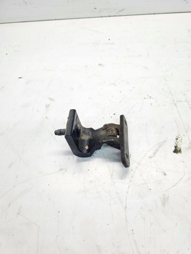 ZAWIAS KLAPY TYŁ PRAWY AUDI Q3 8U 8U0827300
