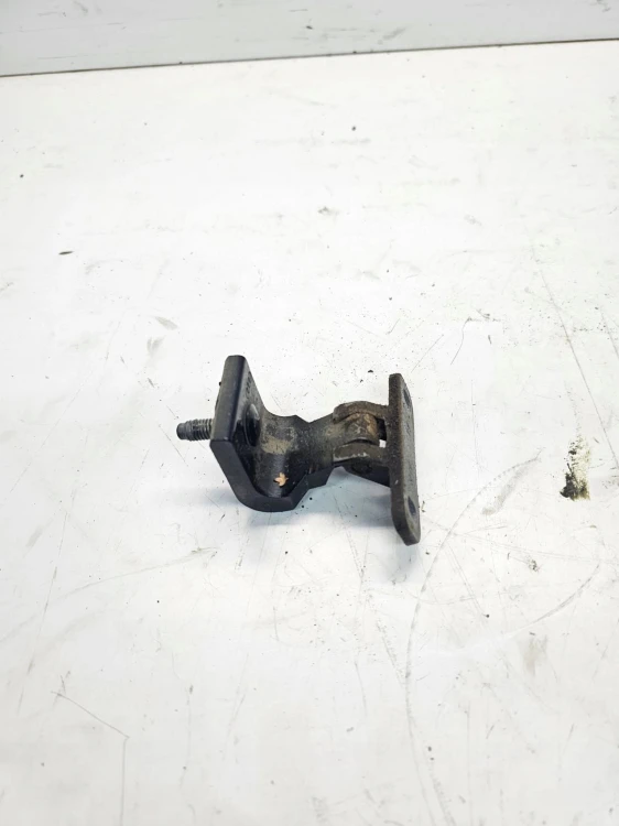 ZAWIAS KLAPY TYŁ PRAWY AUDI Q3 8U 8U0827300