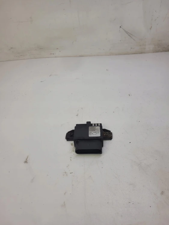 STEROWNIK POMPY PALIWA AUDI A6 C6 3.0 T 4F0906093F