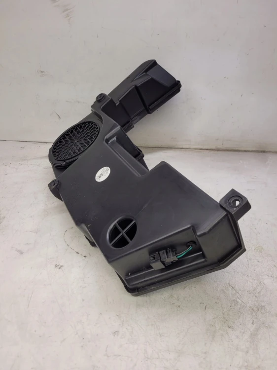 GŁOŚNIK SUBWOOFER TUBA AUDI A4 B8 AVANT 8K9035382