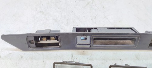 BLENDA PODŚWIETLENIE TABLICY KAMRA AUDI A6 C6 Q7 Q7 4L0827574 4L0980551 BDB
