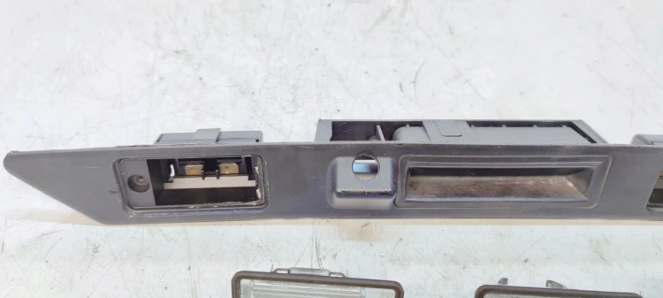 BLENDA PODŚWIETLENIE TABLICY KAMRA AUDI A6 C6 Q7 Q7 4L0827574 4L0980551 BDB