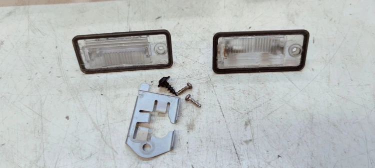 BLENDA PODŚWIETLENIE TABLICY KAMRA AUDI A6 C6 Q7 Q7 4L0827574 4L0980551 BDB