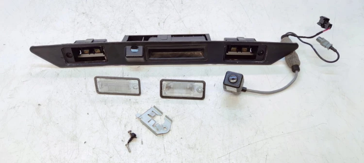 BLENDA PODŚWIETLENIE TABLICY KAMRA AUDI A6 C6 Q7 Q7 4L0827574 4L0980551 BDB