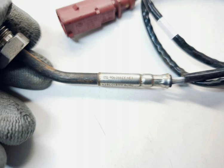 CZUJNIK TEMPERATURY SPALIN SONDA AUDI A4 B9 A5 Q5 FY 2.0 TDI 05L906088CF