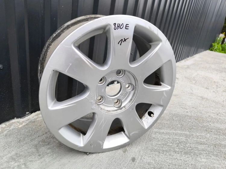 FELGA ALUMINIOWA AUDI A3 A4 A6 7.0J R16 ET42 8H0601025E *1*