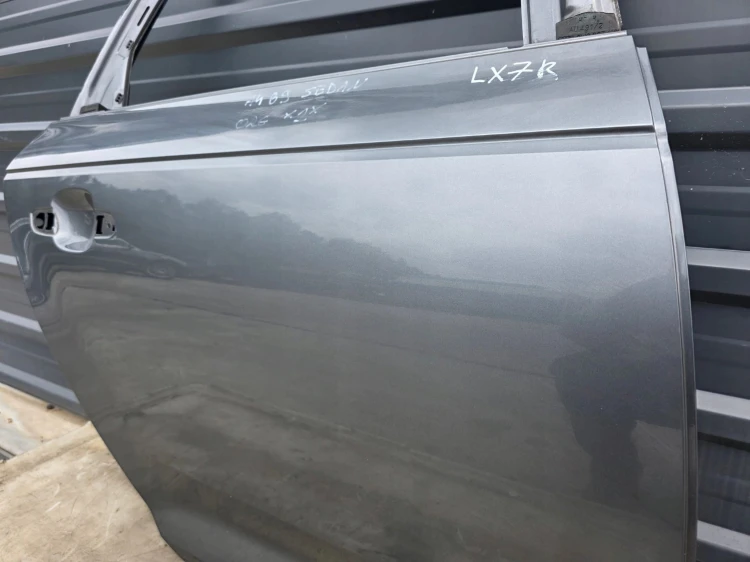 DRZWI PRAWY TYŁ AUDI A4 B9 LX7R SEDAN 2016-2019 ORYGINAŁ *2 !!!