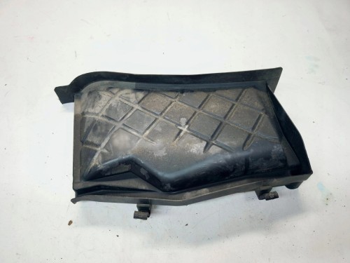 POKRYWKA ZAŚLEPKA FILTRA KABINOWEGO AUDI A4 B7 8E1819979A