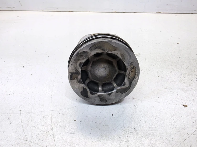 TŁOK + KORBOWÓD AUDI A3 8V VOLKSWAGEN SEAT SKODA 2.0 TDI 04LA 04LA