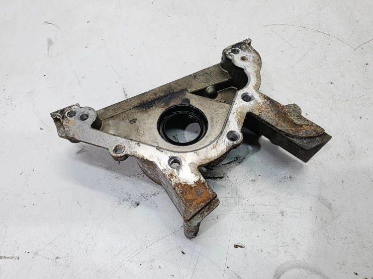 OBUDOWA USZCZELNIACZ WAŁU AUDI VOLKSWAGEN SEAT SKODA 1.9 TDI 038103153Q