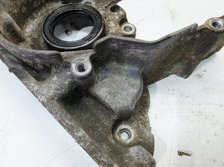 OBUDOWA USZCZELNIACZ WAŁU AUDI VOLKSWAGEN SEAT SKODA 1.9 TDI 038103153Q