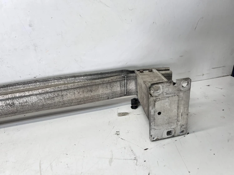 BELKA PRZÓD AUDI A4 B8 A5 8K0807113B 8K0807134A 8K0807133A