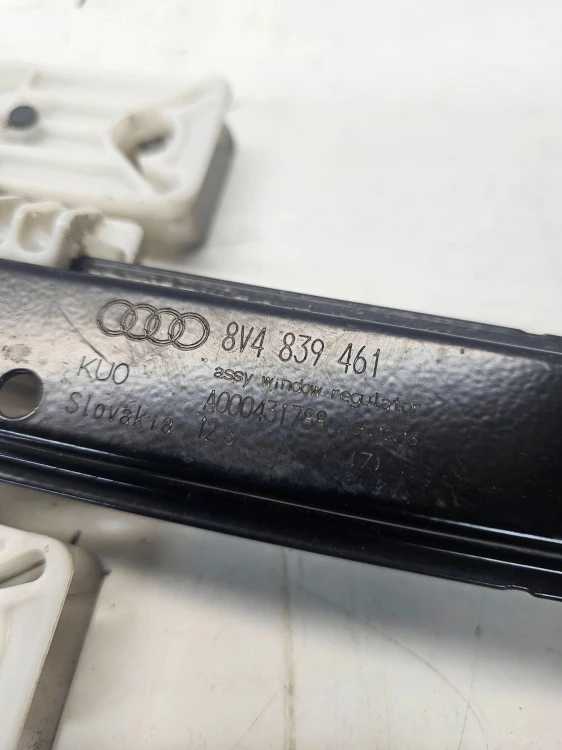 MECHANIZM PODNOSZENIA SZYBY LEWY TYŁ AUDI A3 8V 8V4839461