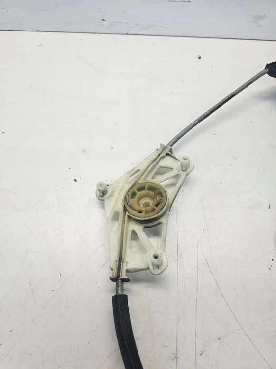 MECHANIZM PODNOSZENIA SZYBY LEWY TYŁ AUDI A3 8V 8V4839461
