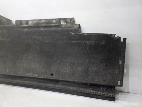 OSŁONA PŁYTA PODWOZIA LEWA AUDI A5 8T SPORTBACK 8T8825207B 1/26