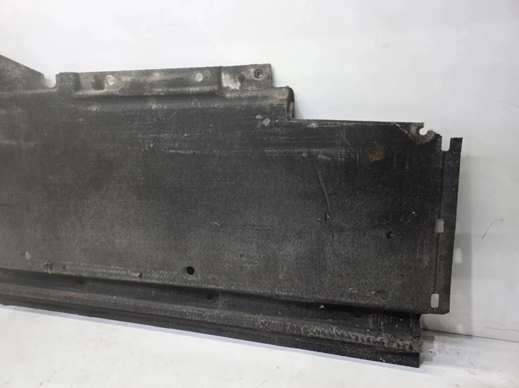OSŁONA PŁYTA PODWOZIA LEWA AUDI A5 8T SPORTBACK 8T8825207B 1/26