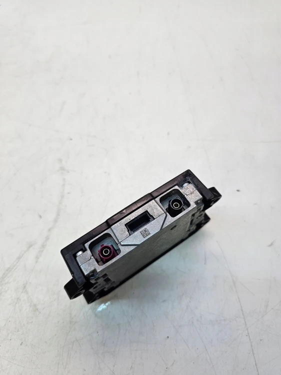 WZMACNIACZ ANTENOWY AUDI A6 A7 A8 Q3 A3 4H0035446A