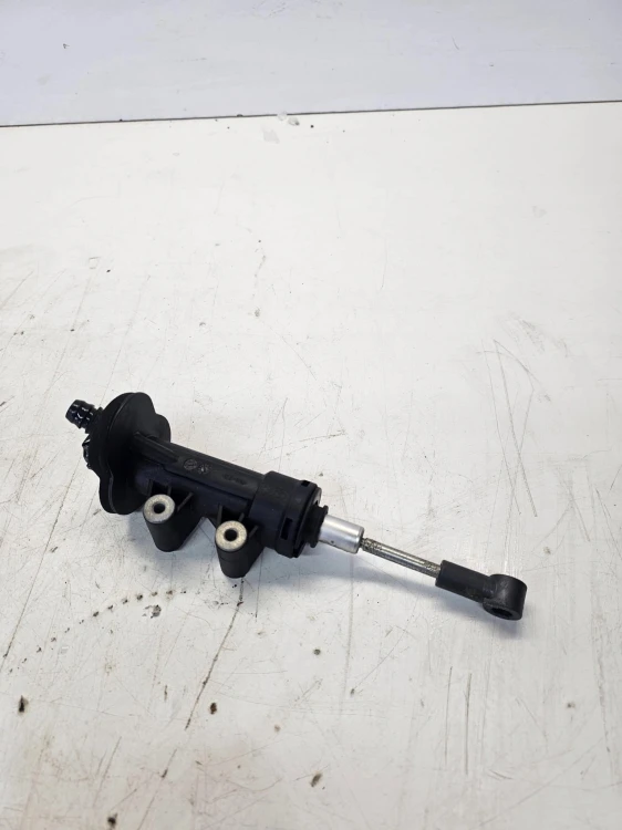 POMPKA SPRZĘGŁA AUDI A6 C6 4F0721401A
