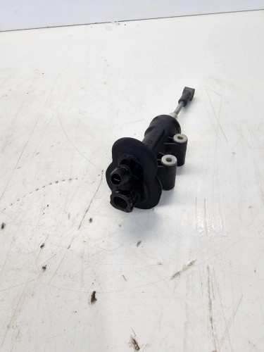 POMPKA SPRZĘGŁA AUDI A6 C6 4F0721401A