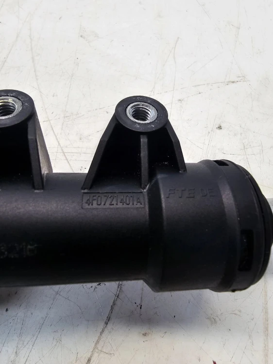 POMPKA SPRZĘGŁA AUDI A6 C6 4F0721401A