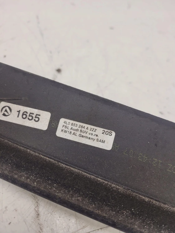 LISTWA CHROM SZYBY DRZWI PRAWY PRZÓD AUDI Q7 4L 4L0853284A