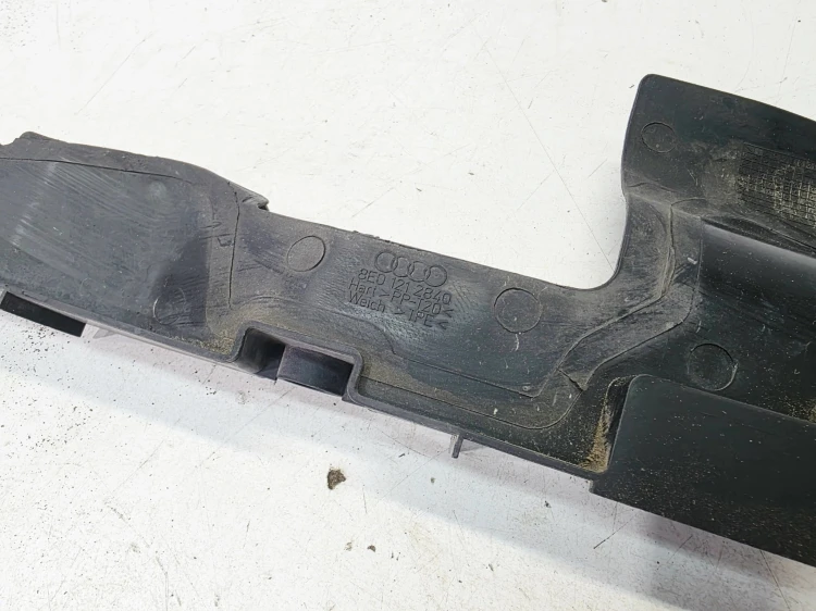 KIEROWNICA POWIETRZA PRAWA AUDI A4 B7 8E0121284Q