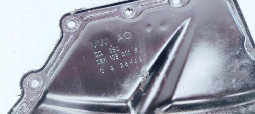 OBUDOWA ROZRZĄDU AUDI A3 A4 A5 1.8TFSI 06K109211E
