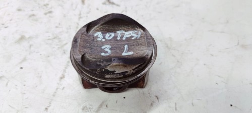 TŁOK LEWY AUDI 3.0TFSI CAJ 84L111 *3*