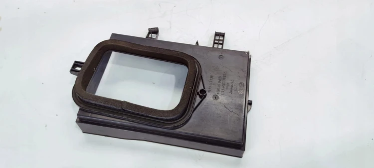 OBUDOWA FILTRA KABINOWEGO AUDI A4 B6 B7 8E1819641A