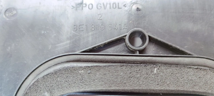 OBUDOWA FILTRA KABINOWEGO AUDI A4 B6 B7 8E1819641A