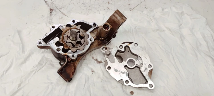 POMPA OLEJU AUDI VW SEAT 1.4 TFSI CAX 03C105Q