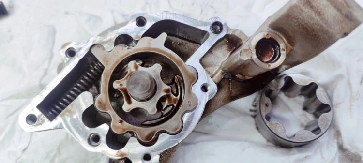 POMPA OLEJU AUDI VW SEAT 1.4 TFSI CAX 03C105Q