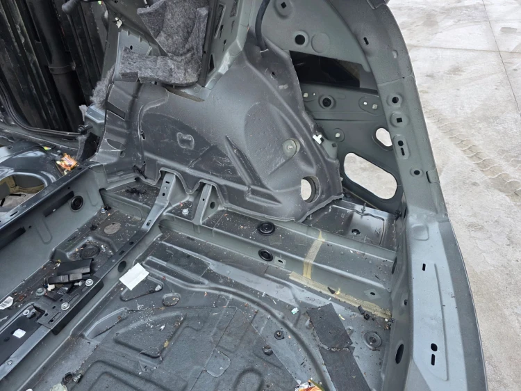 ĆWIARTKA WANNA PAS TYLNY AUDI Q5 FY 80A ORYGINAŁ !!! *2