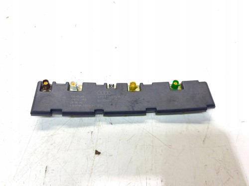 WZMACNIACZ ANTENOWY AUDI A6 C6 SEDAN 4F5035225M