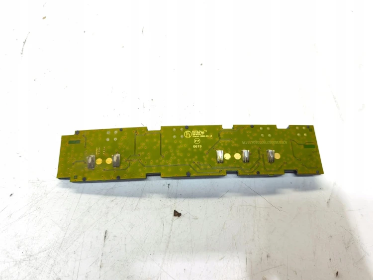 WZMACNIACZ ANTENOWY AUDI A6 C6 SEDAN 4F5035225M