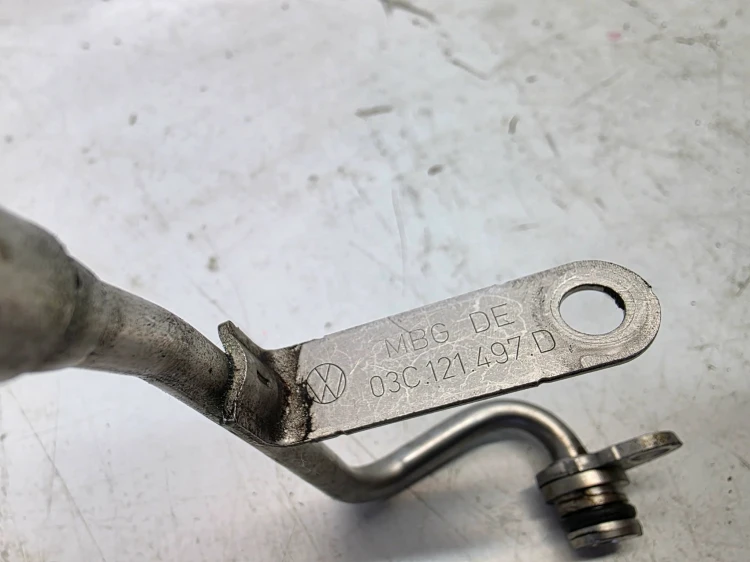 PRZEWÓD OLEJU TURBOSPRĘŻARKI AUDI VW 1.4 TFSI 03C121497D
