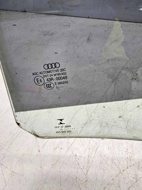 SZYBA BOCZNA DRZWI LEWY TYŁ AUDI A3 8V 8V5 SEDAN 2015R