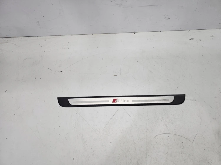 LISTWA PROGOWA LEWA LUB PRAWA AUDI A3 8V4 8V4853491B