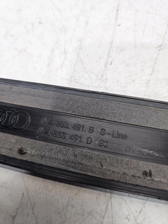 LISTWA PROGOWA LEWA LUB PRAWA AUDI A3 8V4 8V4853491B